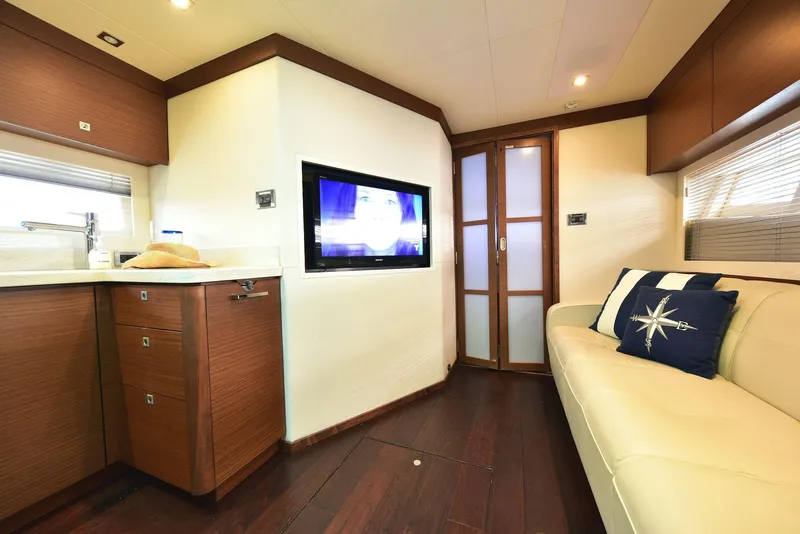 Slide: The Image of Sea Ray 410 Sundancer 2013 - 59