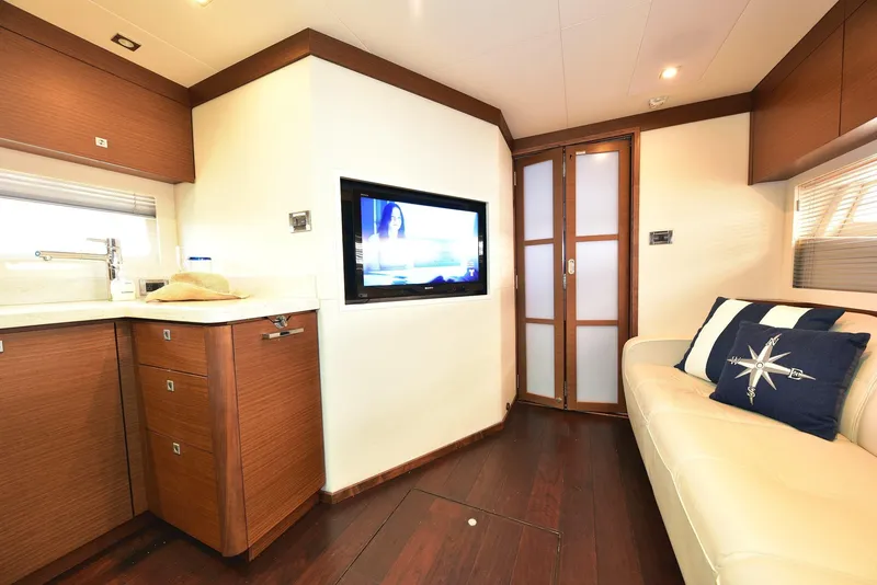 Slide: The Image of Sea Ray 410 Sundancer 2013 - 60