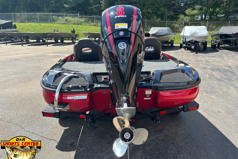 Slide: The Image of 2026 Nitro Z18 Pro boat with powerful outboard motor, displayed at D&R Sports Center. - 4