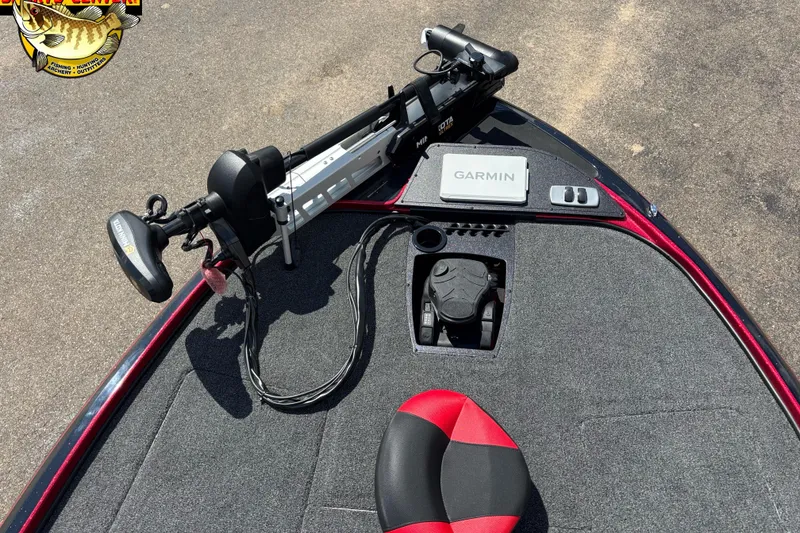 Slide: The Image of Nitro Z18 Pro 2026 boat deck with Garmin system and trolling motor. - 9