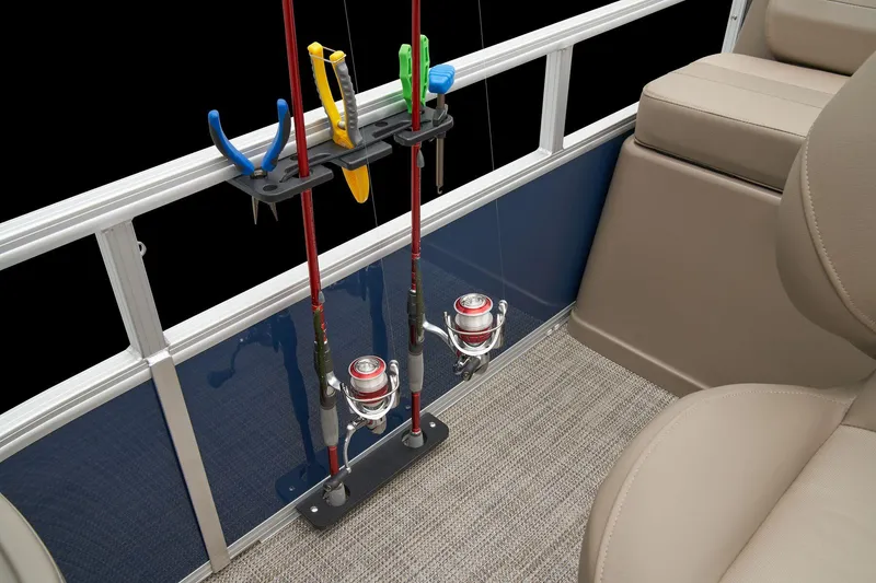 Slide: The Image of Ranger Boats Reata 200F 2024 - 20