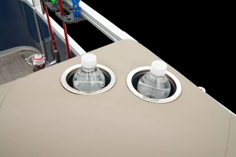 Slide: The Image of Ranger Boats Reata 200F 2024 - 41