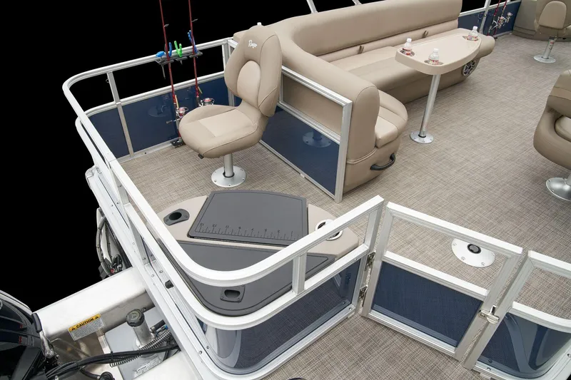 Slide: The Image of Ranger Boats Reata 200F 2024 - 44