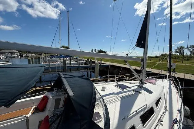 Slide: The Image of Hunter 38 2005 - 62