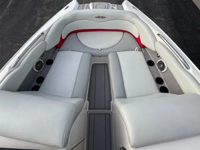 Slide: The Image of MasterCraft X-Star / MCX 5.7L 2004 - 15