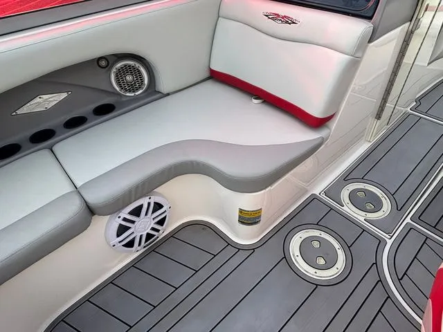 Slide: The Image of MasterCraft X-Star / MCX 5.7L 2004 - 21