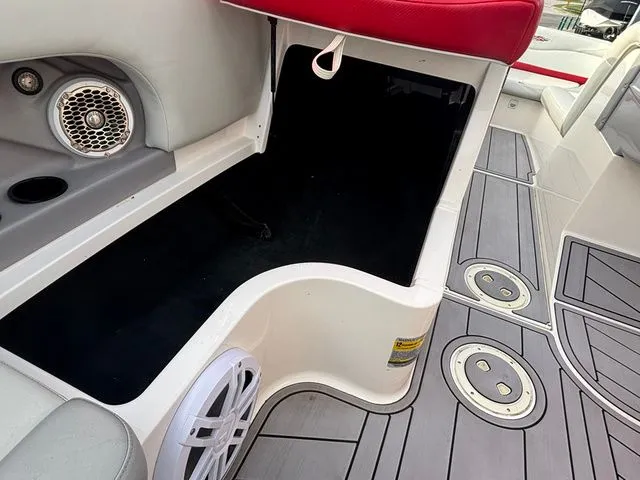 Slide: The Image of MasterCraft X-Star / MCX 5.7L 2004 - 22