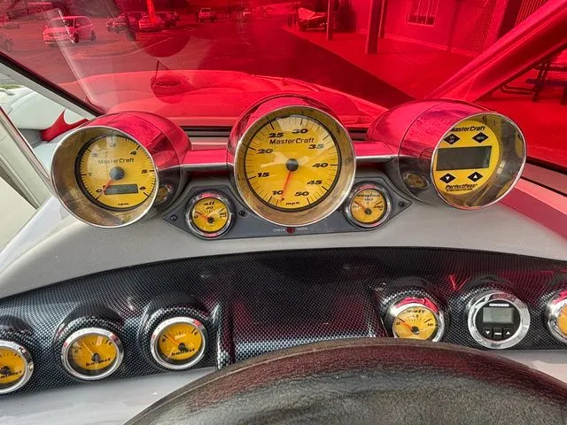 Slide: The Image of MasterCraft X-Star / MCX 5.7L 2004 - 29