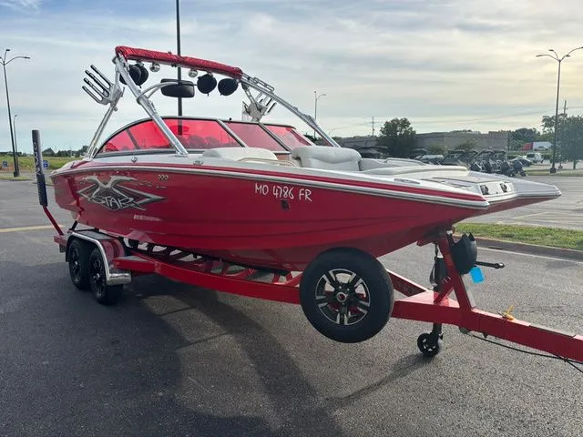 Slide: The Image of MasterCraft X-Star / MCX 5.7L 2004 - 4