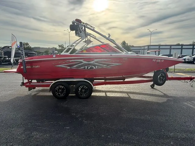 Slide: The Image of MasterCraft X-Star / MCX 5.7L 2004 - 5