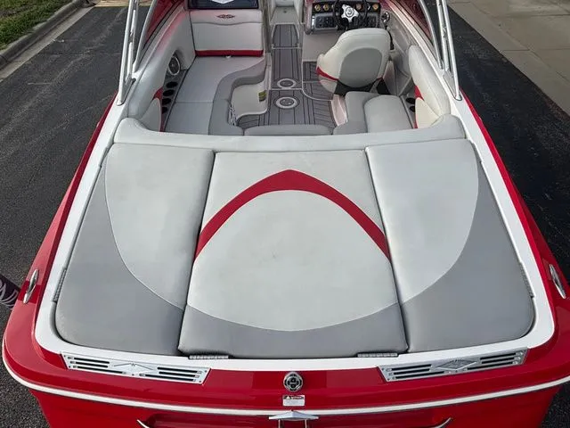 Slide: The Image of MasterCraft X-Star / MCX 5.7L 2004 - 9