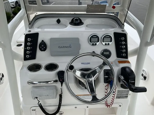 Slide: The Image of Robalo Cayman 226 2017 - 10