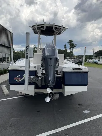 Slide: The Image of Robalo Cayman 226 2017 - 6