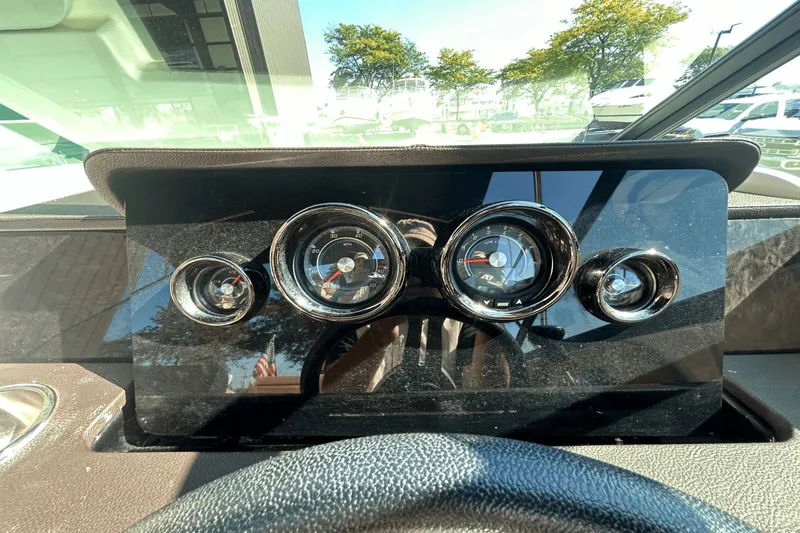 Slide: The Image of Sea Ray SDX 250 2019 - 23