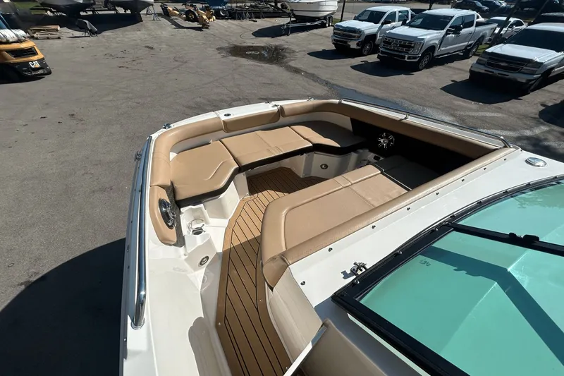 Slide: The Image of Sea Ray SDX 250 2019 - 31