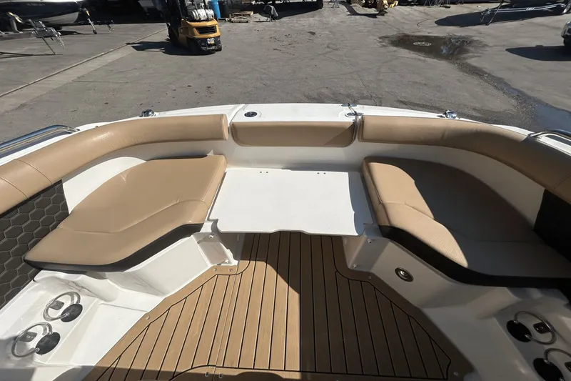 Slide: The Image of Sea Ray SDX 250 2019 - 35
