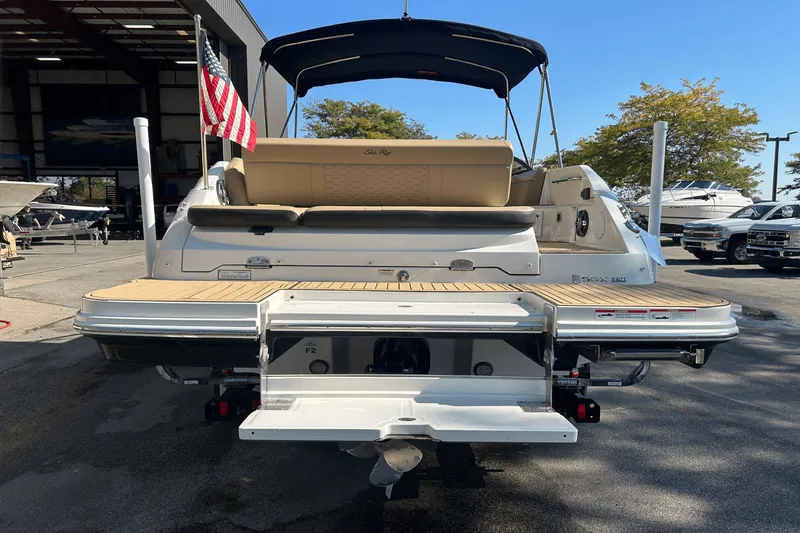 Slide: The Image of Sea Ray SDX 250 2019 - 8