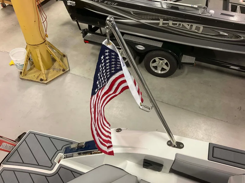 Slide: The Image of Cobalt R4 Outboard 2026 - 63