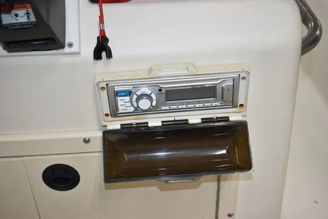 Slide: The Image of Sea Pro 180 Center Console 1997 - 29