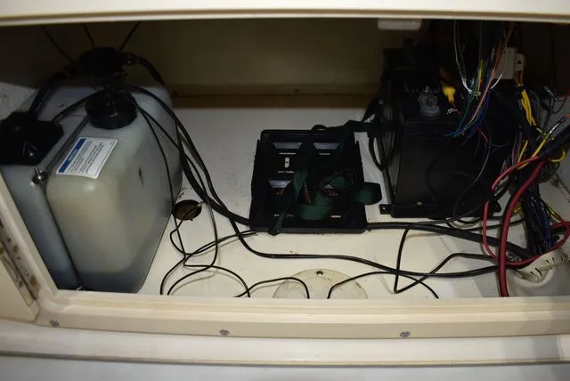 Slide: The Image of Sea Pro 180 Center Console 1997 - 31