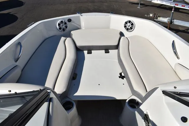 Slide: The Image of Stingray 191 DC 2024 - 39