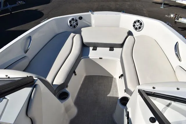 Slide: The Image of Stingray 191 DC 2024 - 40