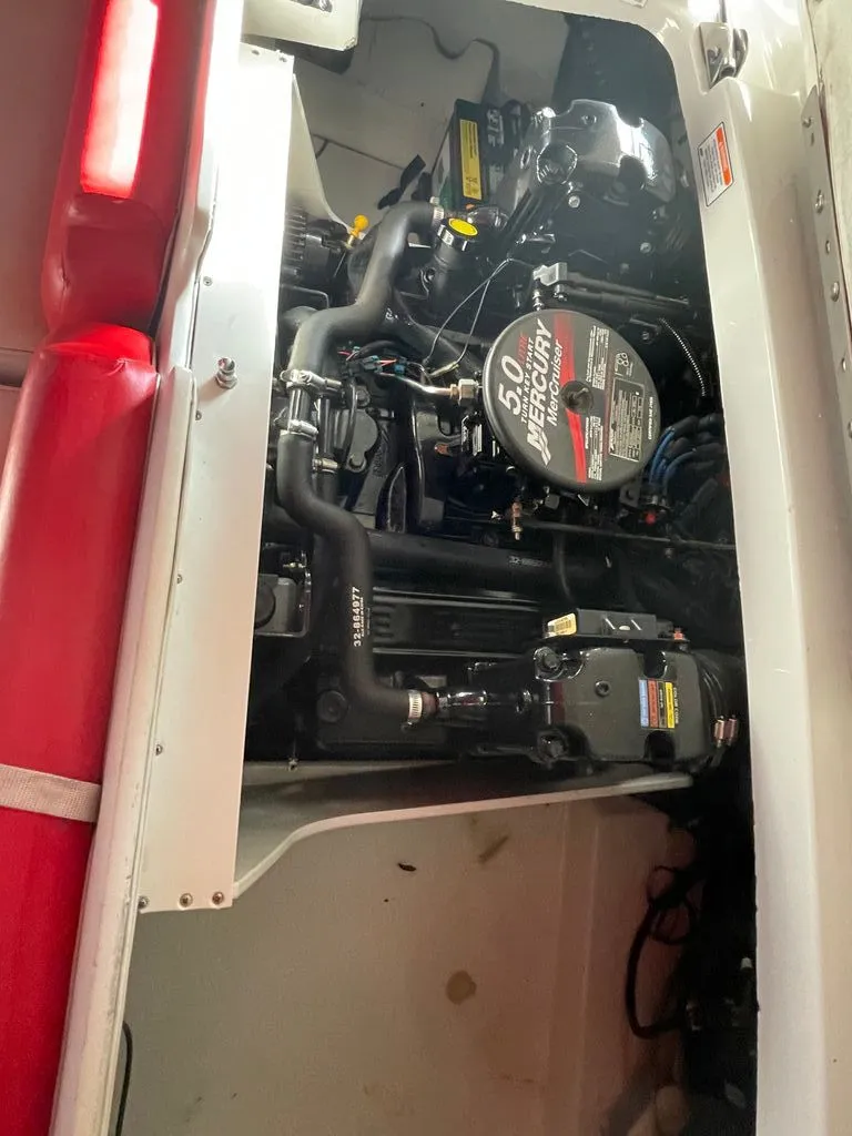 Slide: The Image of Crownline Boats 200 LS 2006 - 8