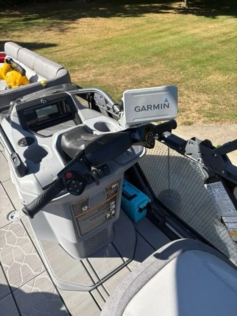 Slide: The Image of Sea-Doo Switch Cruise 2022 - 3