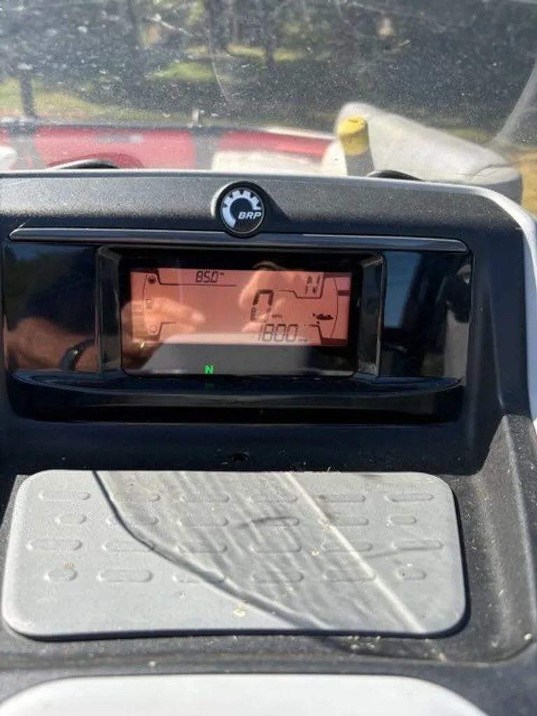 Slide: The Image of Sea-Doo Switch Cruise 2022 - 8