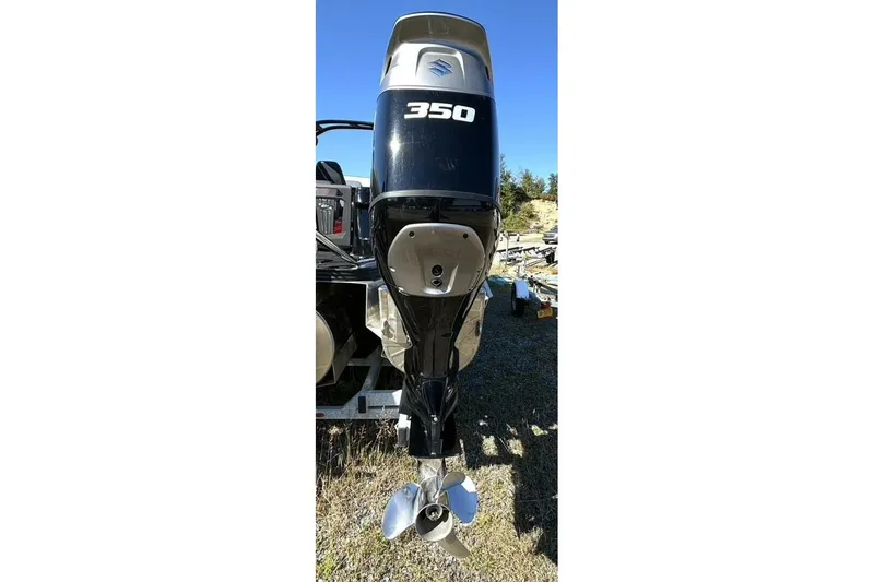 Slide: The Image of 2022 Manitou XT 27 SRW boat with a 350 horsepower outboard motor. - 37