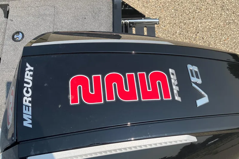 Slide: The Image of Mercury Pro V8 engine on 2025 Tracker Targa V-19 Combo boat. - 7