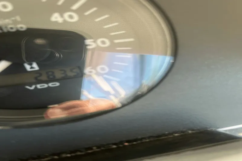 Slide: The Image of Tiara 2900 2006 - 4