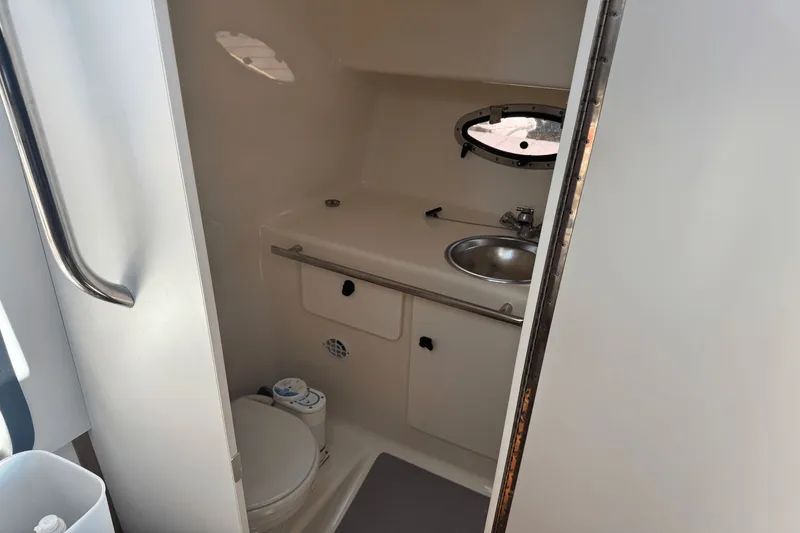 Slide: The Image of Tiara 2900 2006 - 6