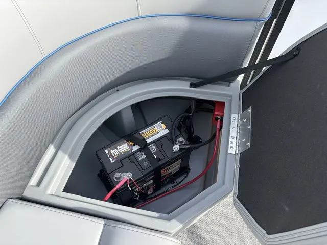 Slide: The Image of Bentley Pontoons 223 Bolt / DF150ATL5-B 2026 - 27