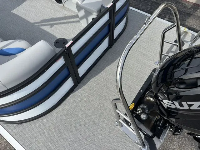 Slide: The Image of Bentley Pontoons 223 Bolt / DF150ATL5-B 2026 - 30