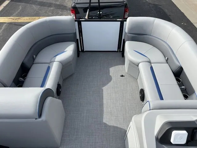 Slide: The Image of Bentley Pontoons 223 Bolt / DF150ATL5-B 2026 - 33