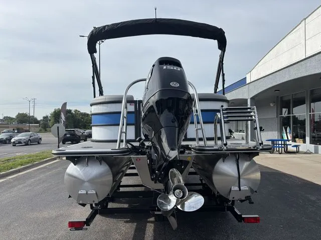 Slide: The Image of Bentley Pontoons 223 Bolt / DF150ATL5-B 2026 - 6