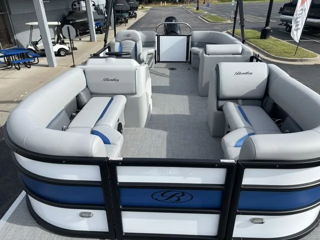 Slide: The Image of Bentley Pontoons 223 Bolt / DF150ATL5-B 2026 - 8