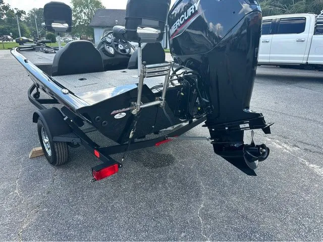 Slide: The Image of Tracker Pro Team 175 TXW 2024 - 4