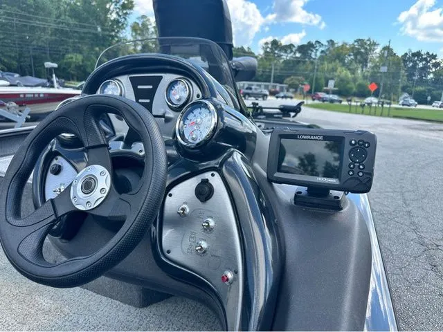 Slide: The Image of Tracker Pro Team 175 TXW 2024 - 6