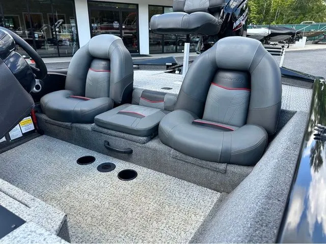 Slide: The Image of Tracker Pro Team 175 TXW 2024 - 7