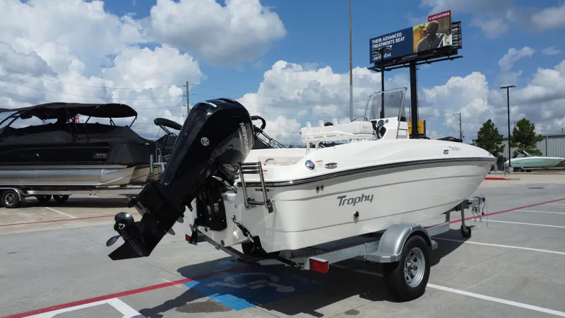 Slide: The Image of Bayliner T18LE 2025 - 10