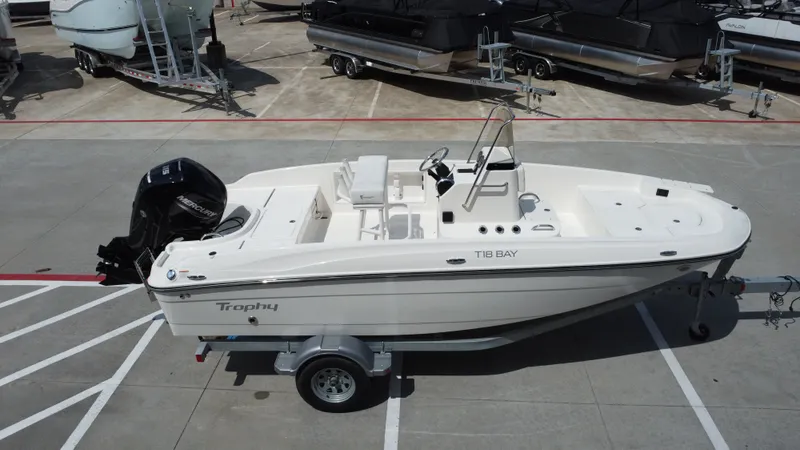 Slide: The Image of Bayliner T18LE 2025 - 12