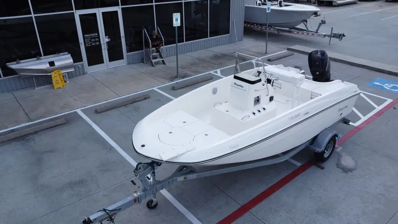 Slide: The Image of Bayliner T18LE 2025 - 15