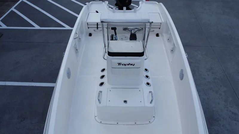 Slide: The Image of Bayliner T18LE 2025 - 21