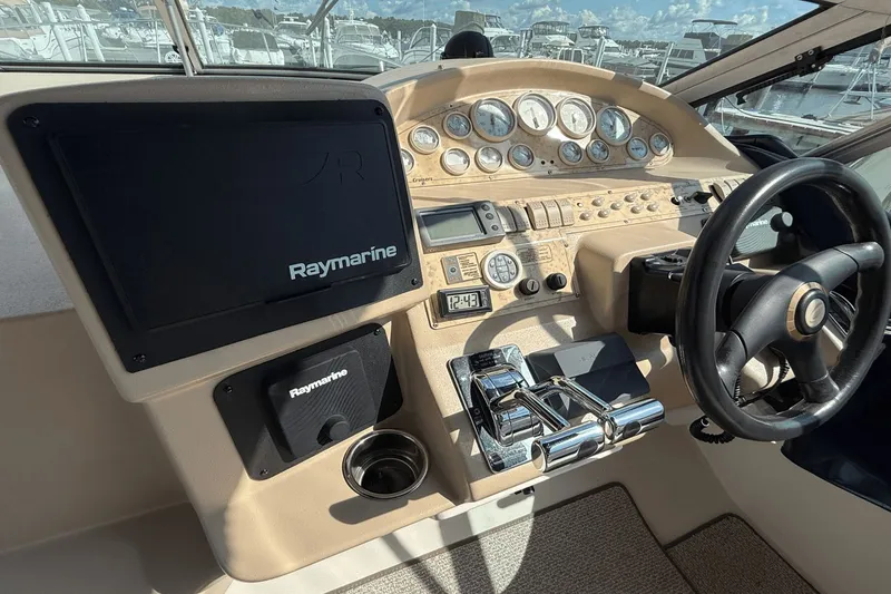 Slide: The Image of Cruisers Yachts 3375 Esprit 1999 - 15