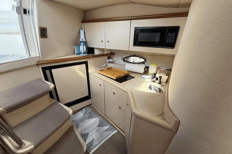 Slide: The Image of Cruisers Yachts 3375 Esprit 1999 - 17