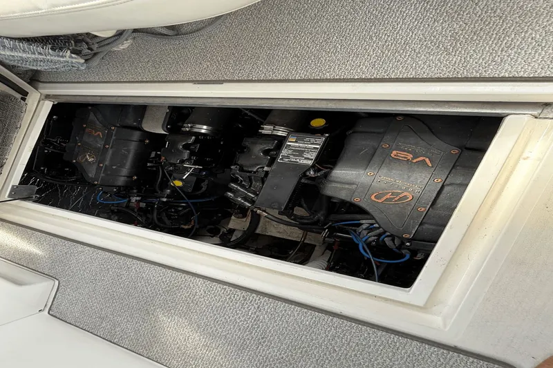 Slide: The Image of Cruisers Yachts 3375 Esprit 1999 - 26