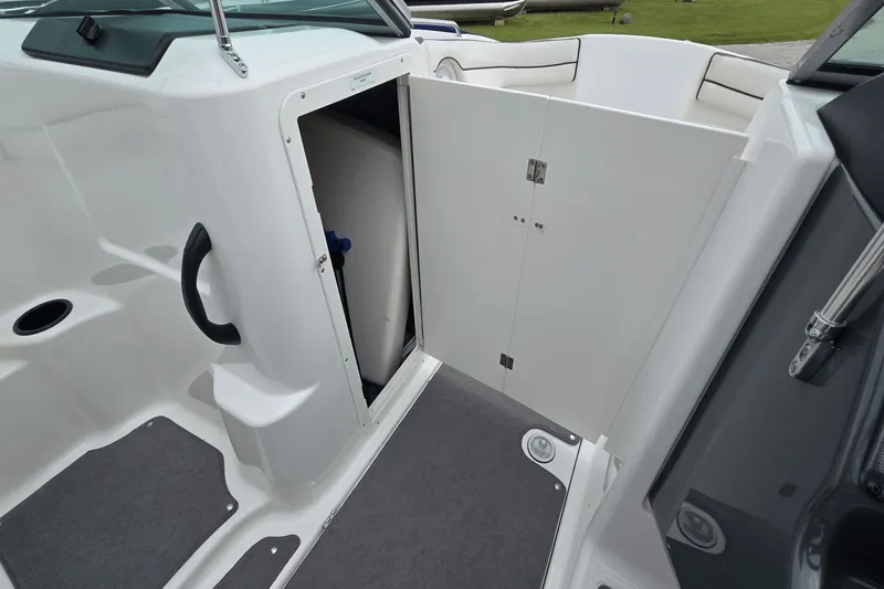 Slide: The Image of Yamaha 210SX 2013 - 12