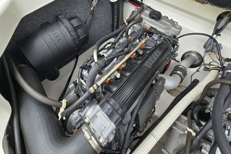 Slide: The Image of Yamaha 210SX 2013 - 18